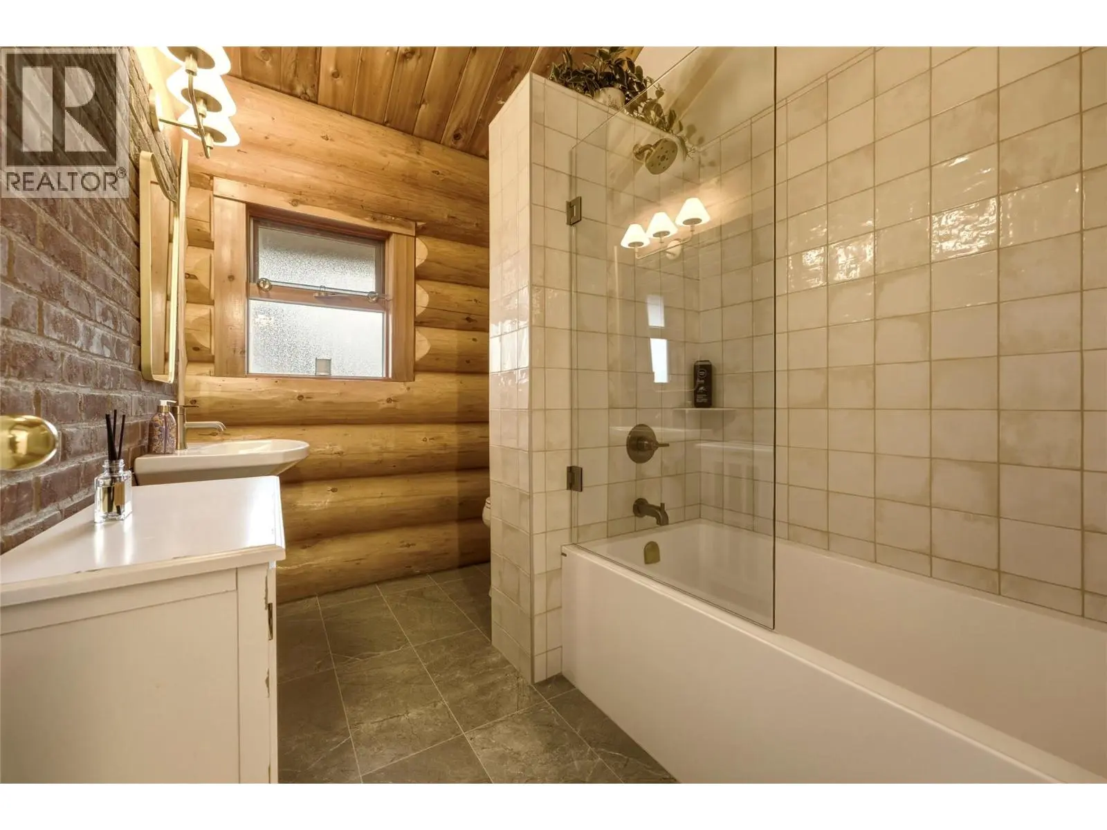 1934 Paly Road. Kelowna, British Columbia