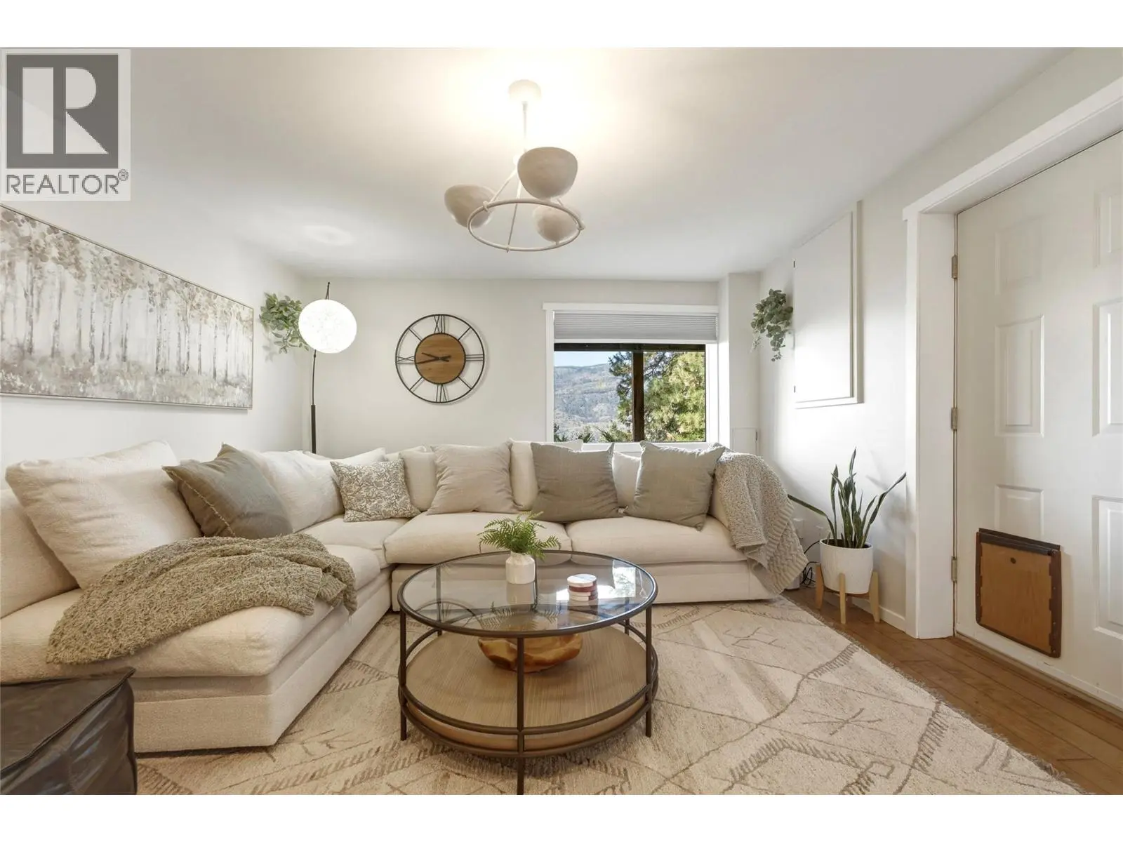 1934 Paly Road. Kelowna, British Columbia