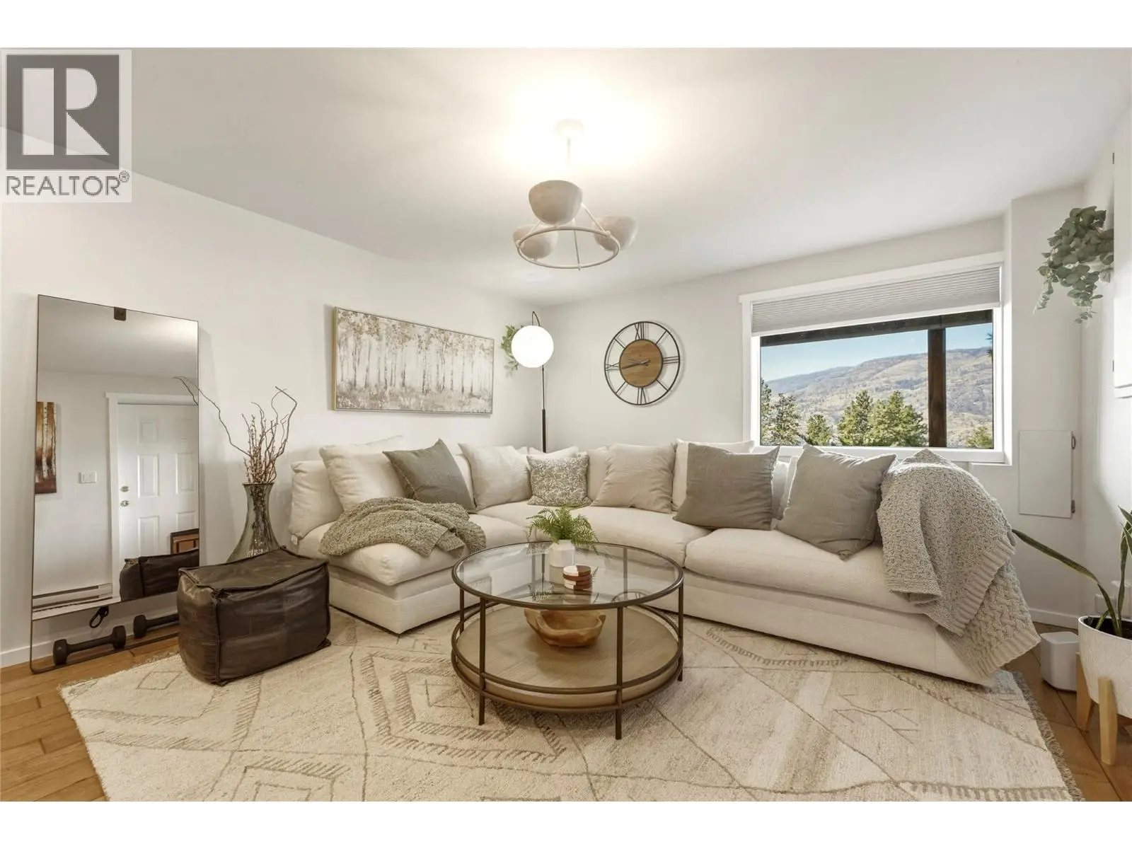 1934 Paly Road. Kelowna, British Columbia