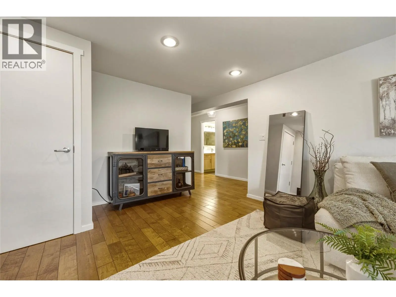 1934 Paly Road. Kelowna, British Columbia