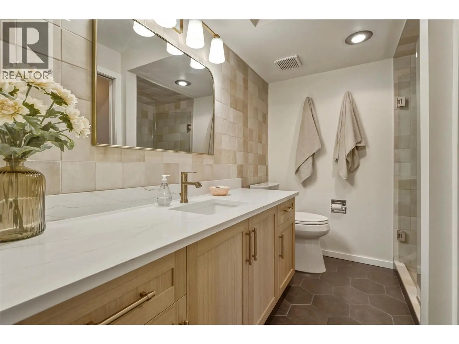1934 Paly Road. Kelowna, British Columbia