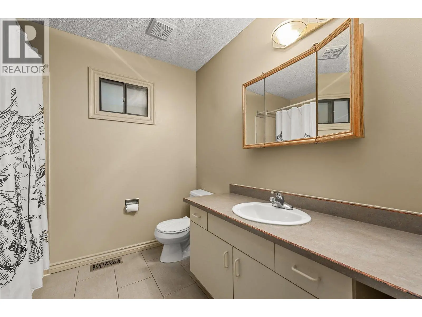 1485 Leaside Avenue. Kelowna, British Columbia