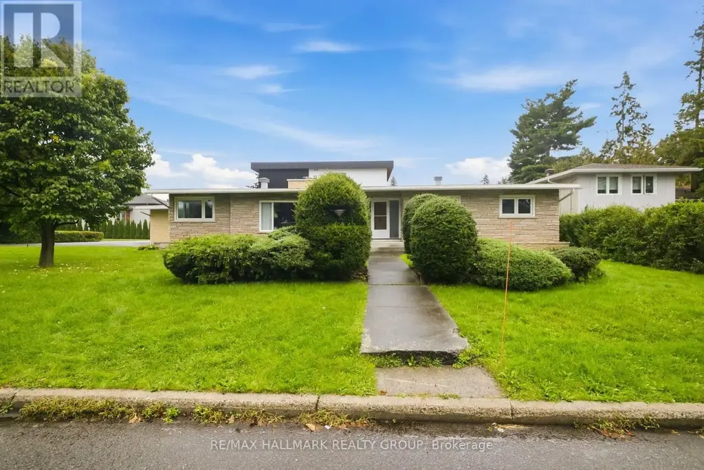 855 Mountainview Avenue, Ottawa