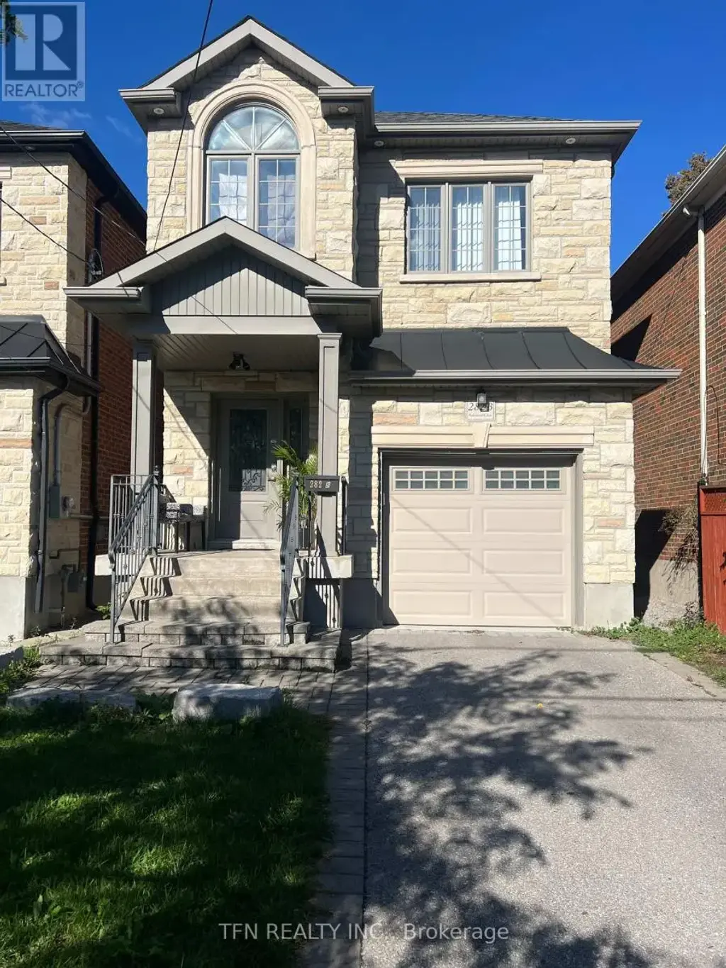282b Aylesworth Avenue, Toronto (Birchcliffe-Cliffside)