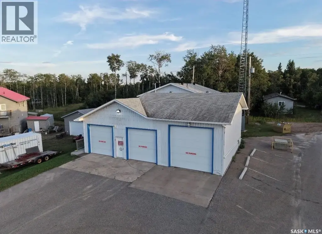 32 Main Street West, Christopher Lake