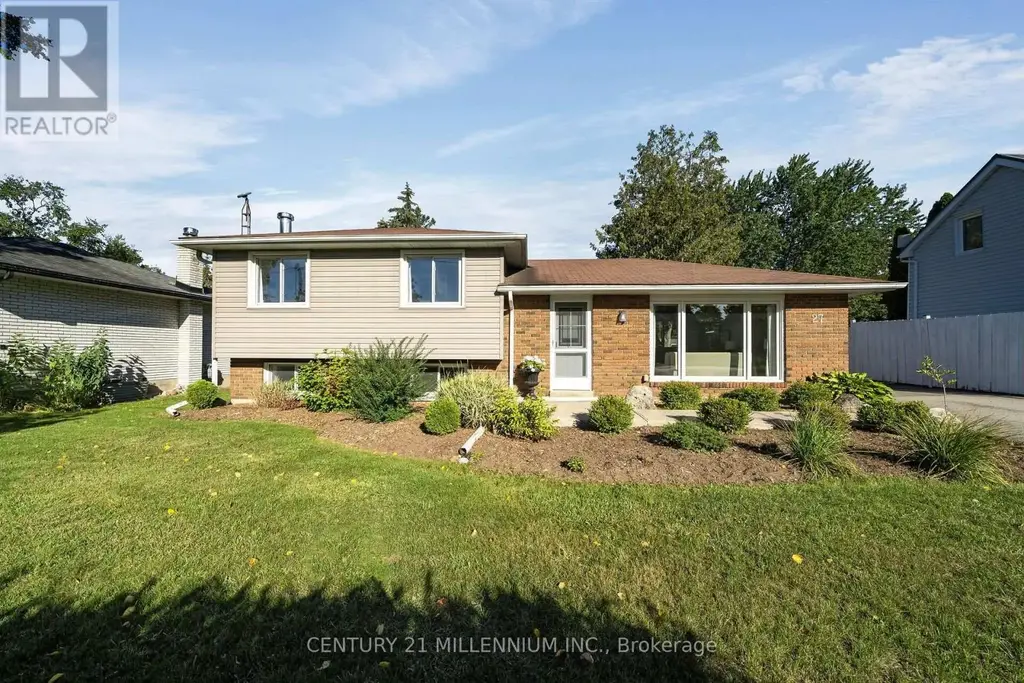 27 Dundas Street W, Erin