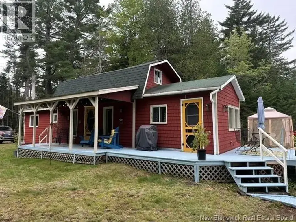 25 Mason Lane, Pennfield