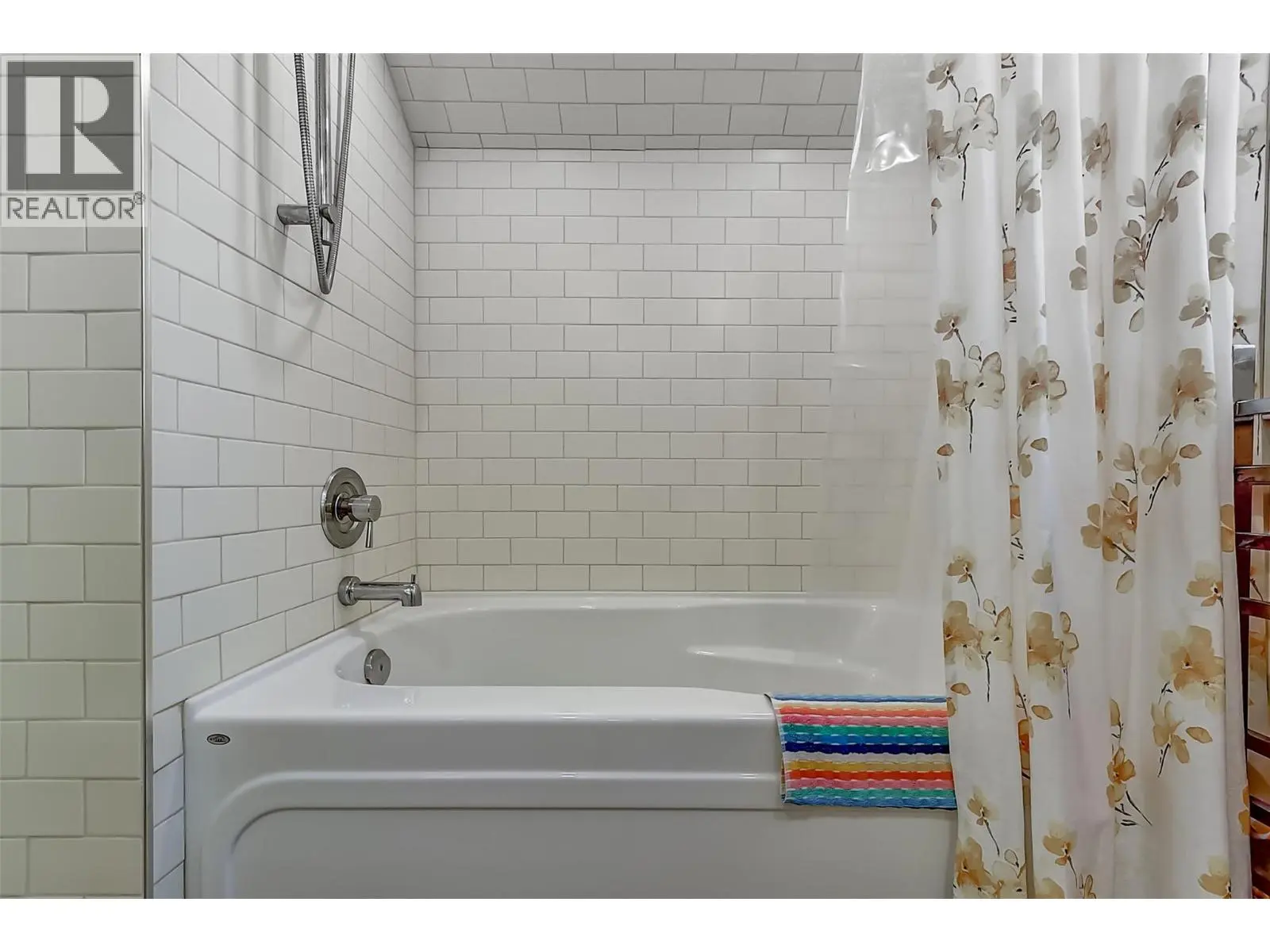 2202 Aberdeen Street. Kelowna, British Columbia