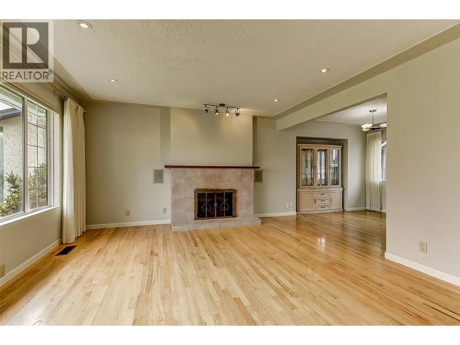2202 Aberdeen Street. Kelowna, British Columbia