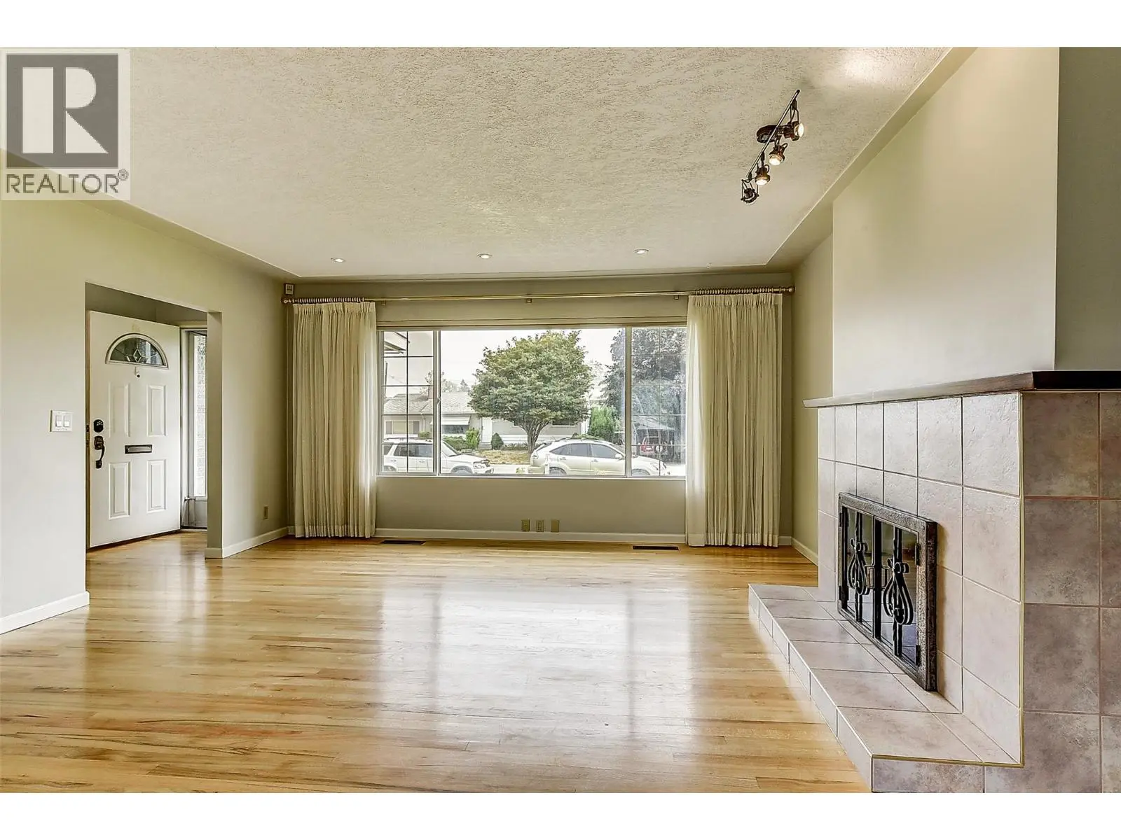2202 Aberdeen Street. Kelowna, British Columbia