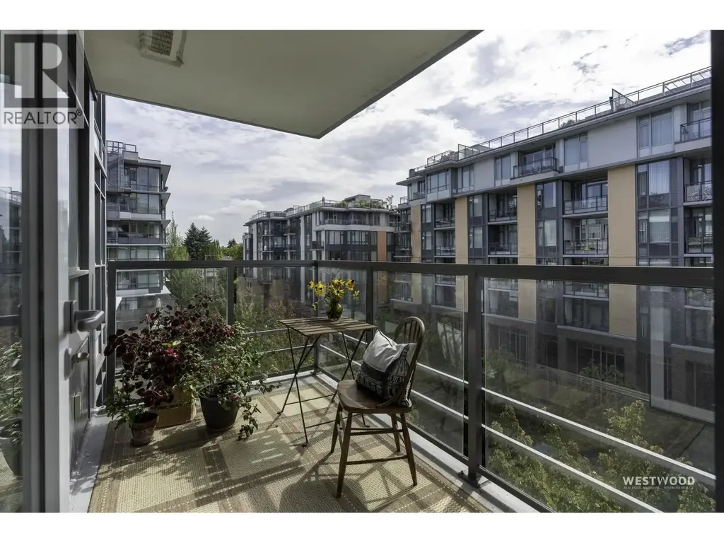 661 2080 W Broadway, Vancouver