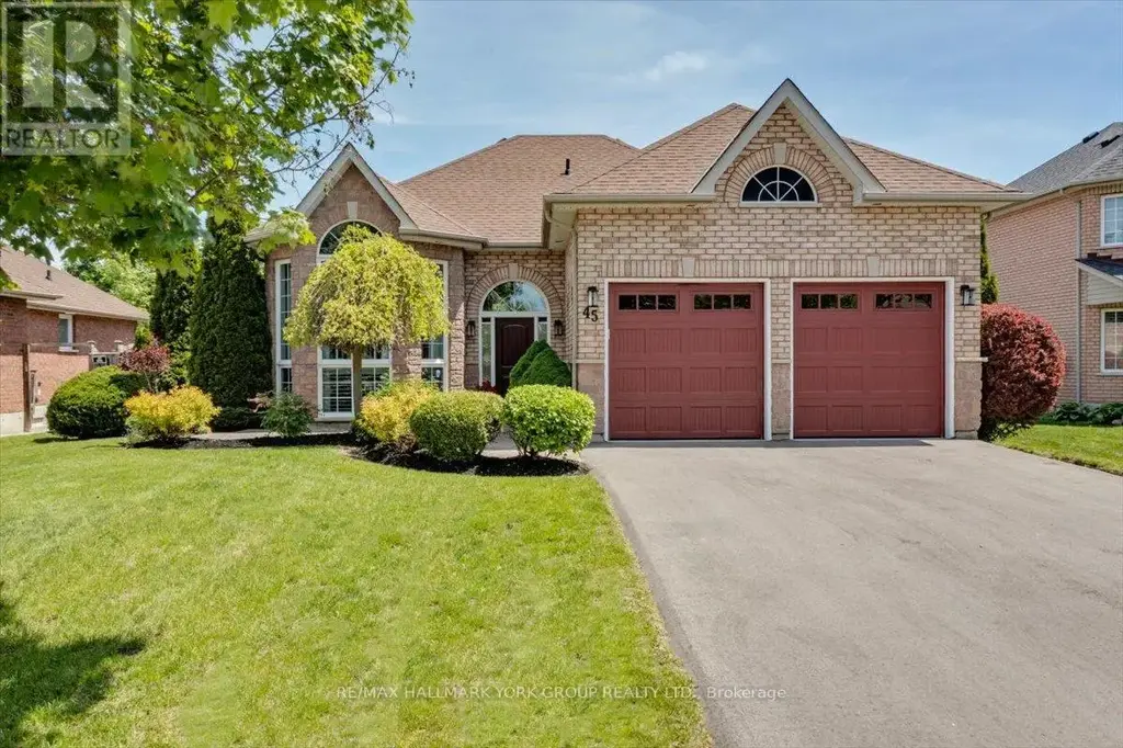 45 Highcastle Avenue, Georgina (Historic Lakeshore Communities)