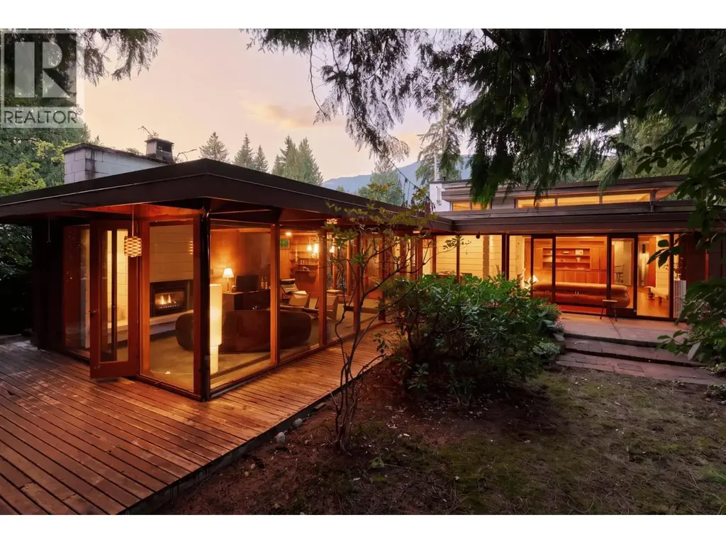 4065 Sunset Boulevard, North Vancouver