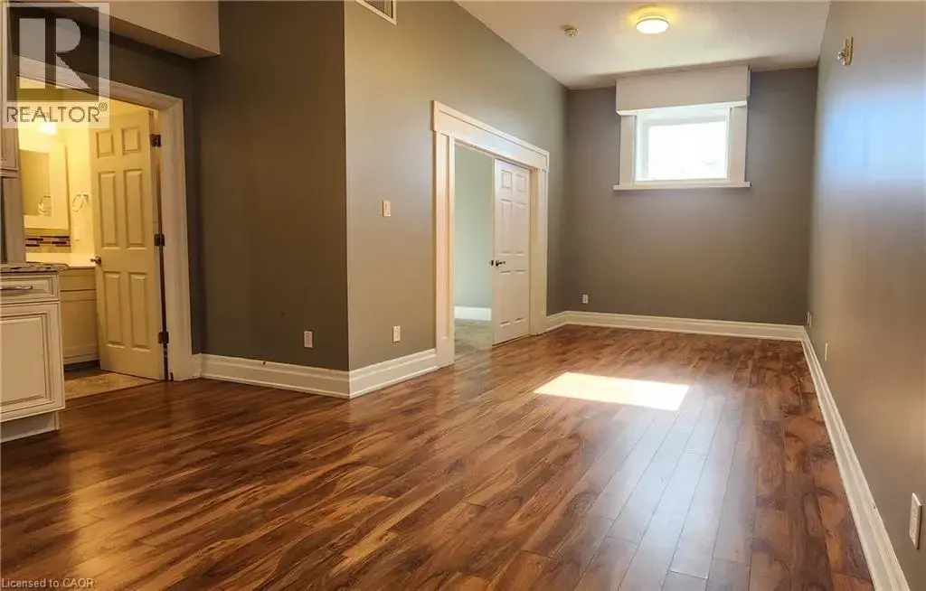 757 King Street E Unit# 204, Cambridge