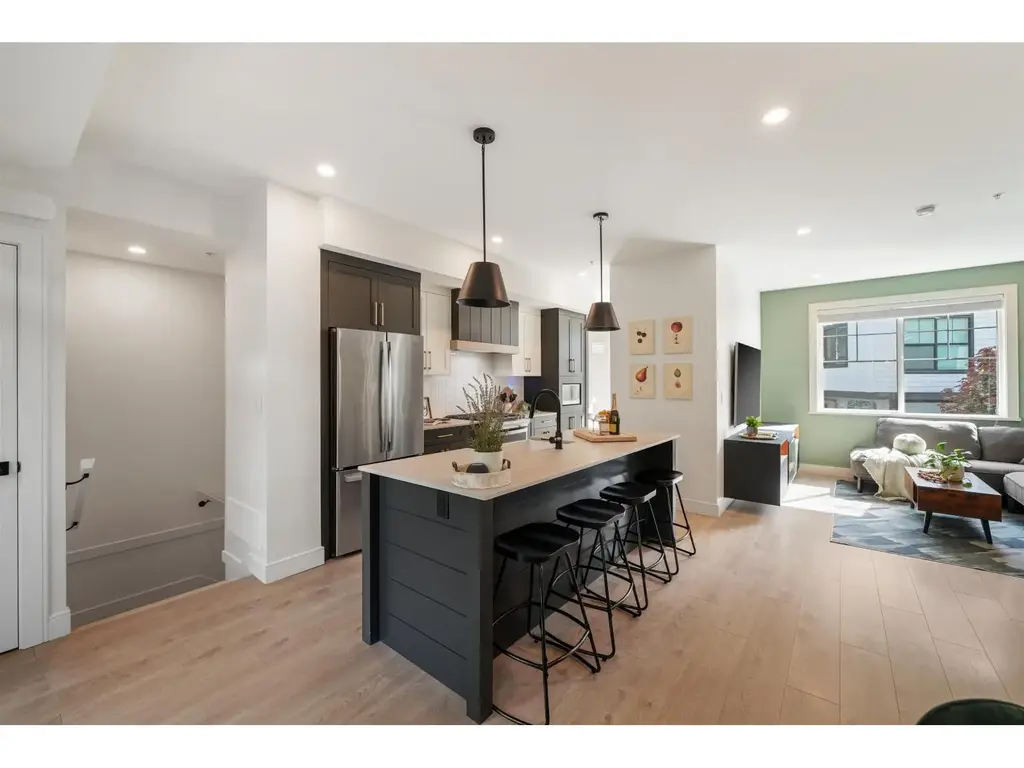67 7967 197 Street, Langley