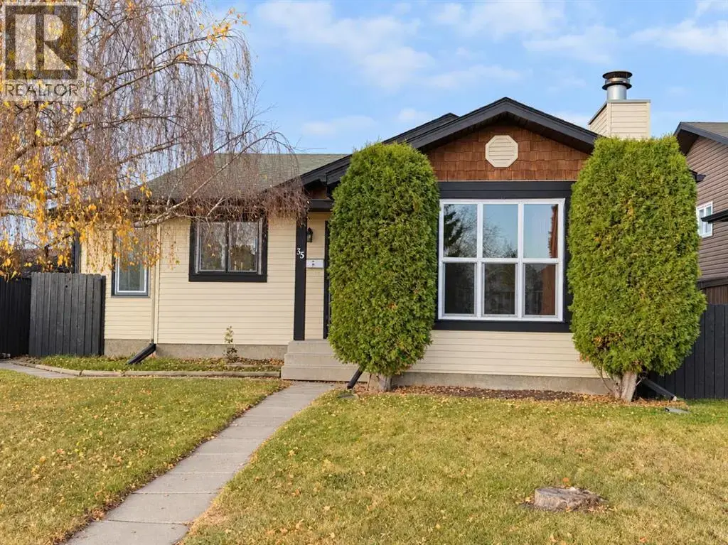 35 Cowan Close, Red Deer