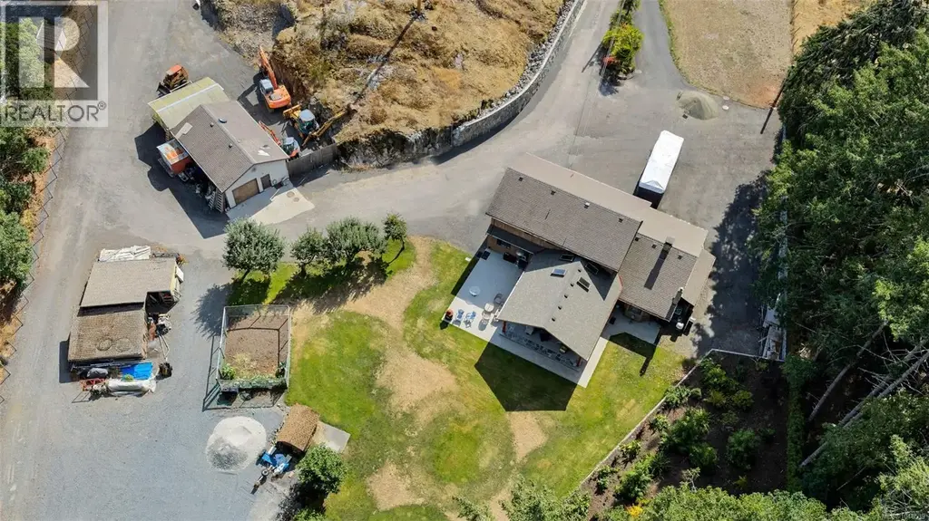330 Hector Rd, Saanich