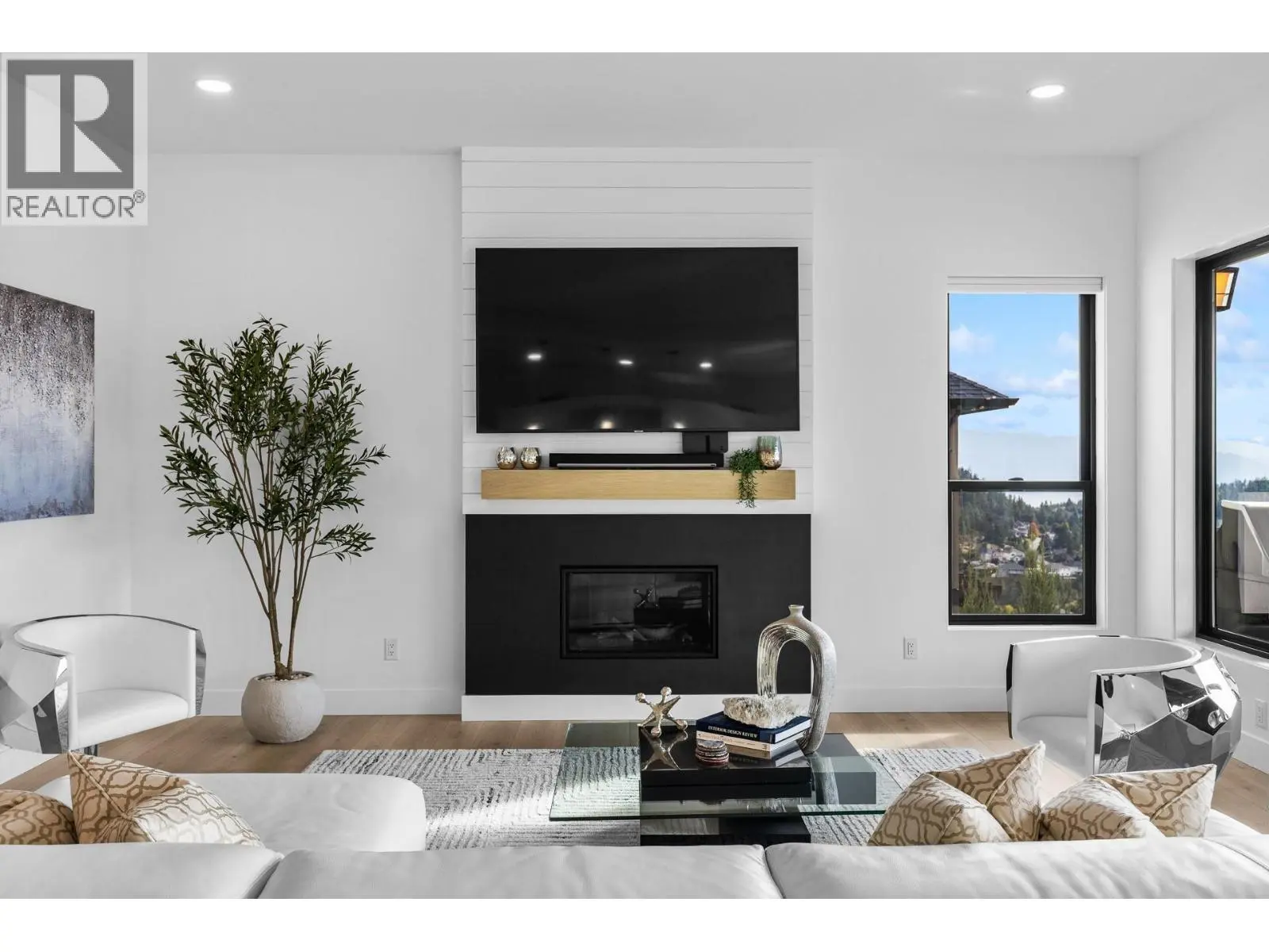 1539 Rocky Point Drive. Kelowna, British Columbia