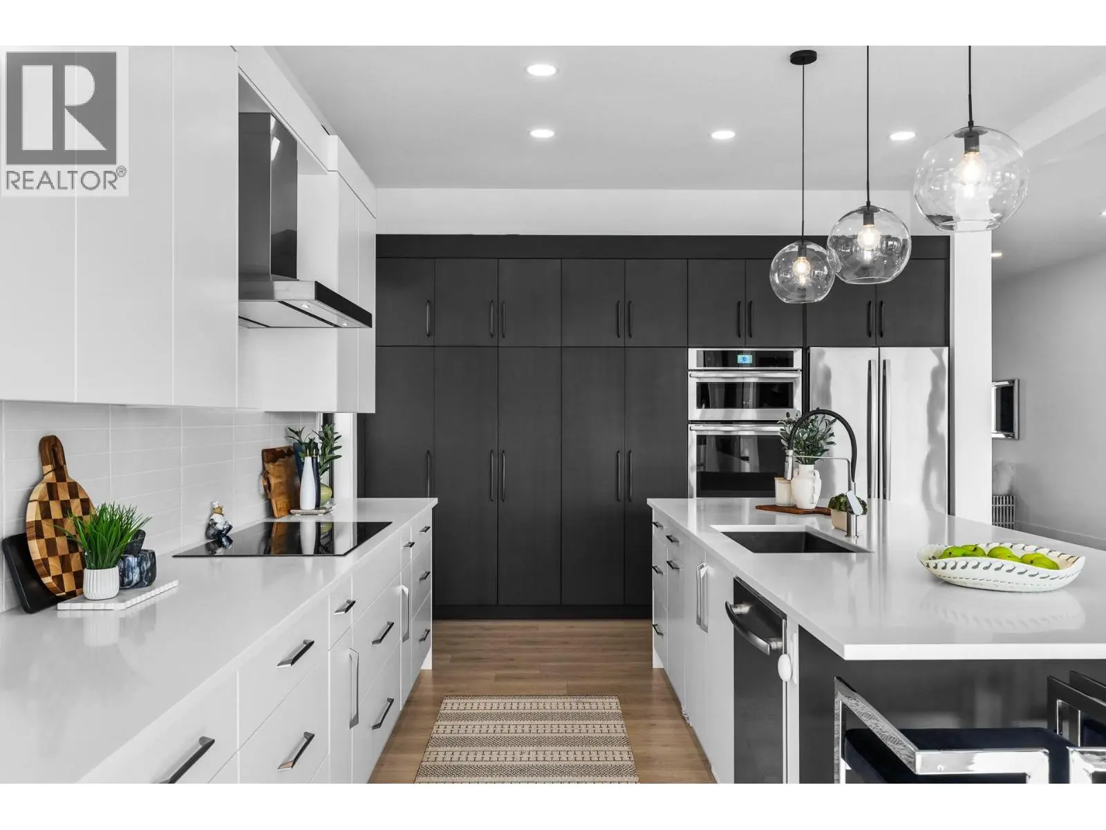 1539 Rocky Point Drive. Kelowna, British Columbia