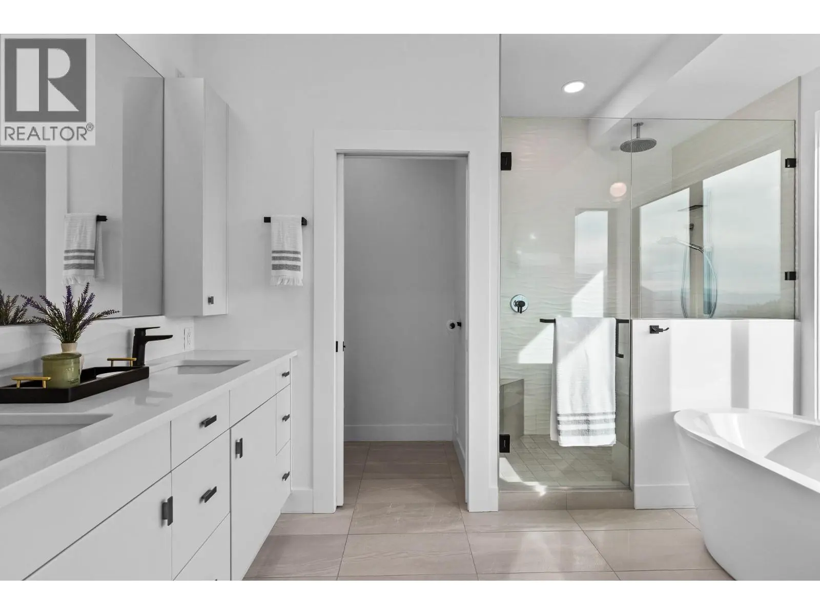 1539 Rocky Point Drive. Kelowna, British Columbia