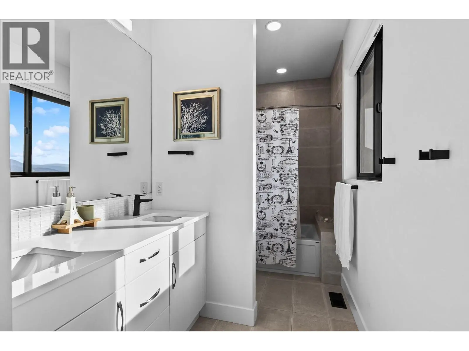1539 Rocky Point Drive. Kelowna, British Columbia