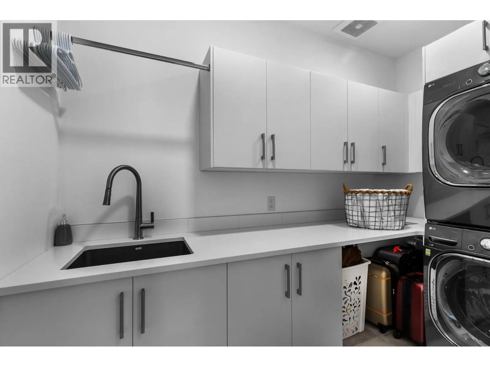 1539 Rocky Point Drive. Kelowna, British Columbia