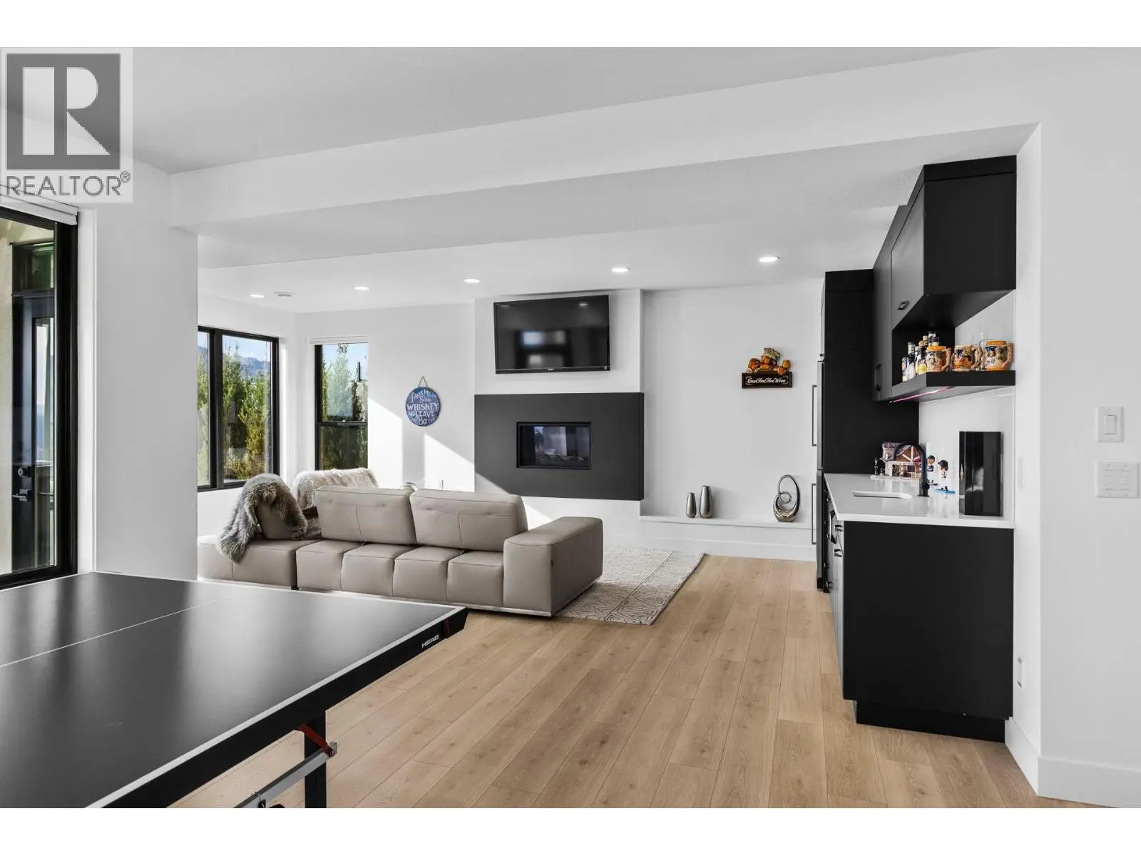 1539 Rocky Point Drive. Kelowna, British Columbia