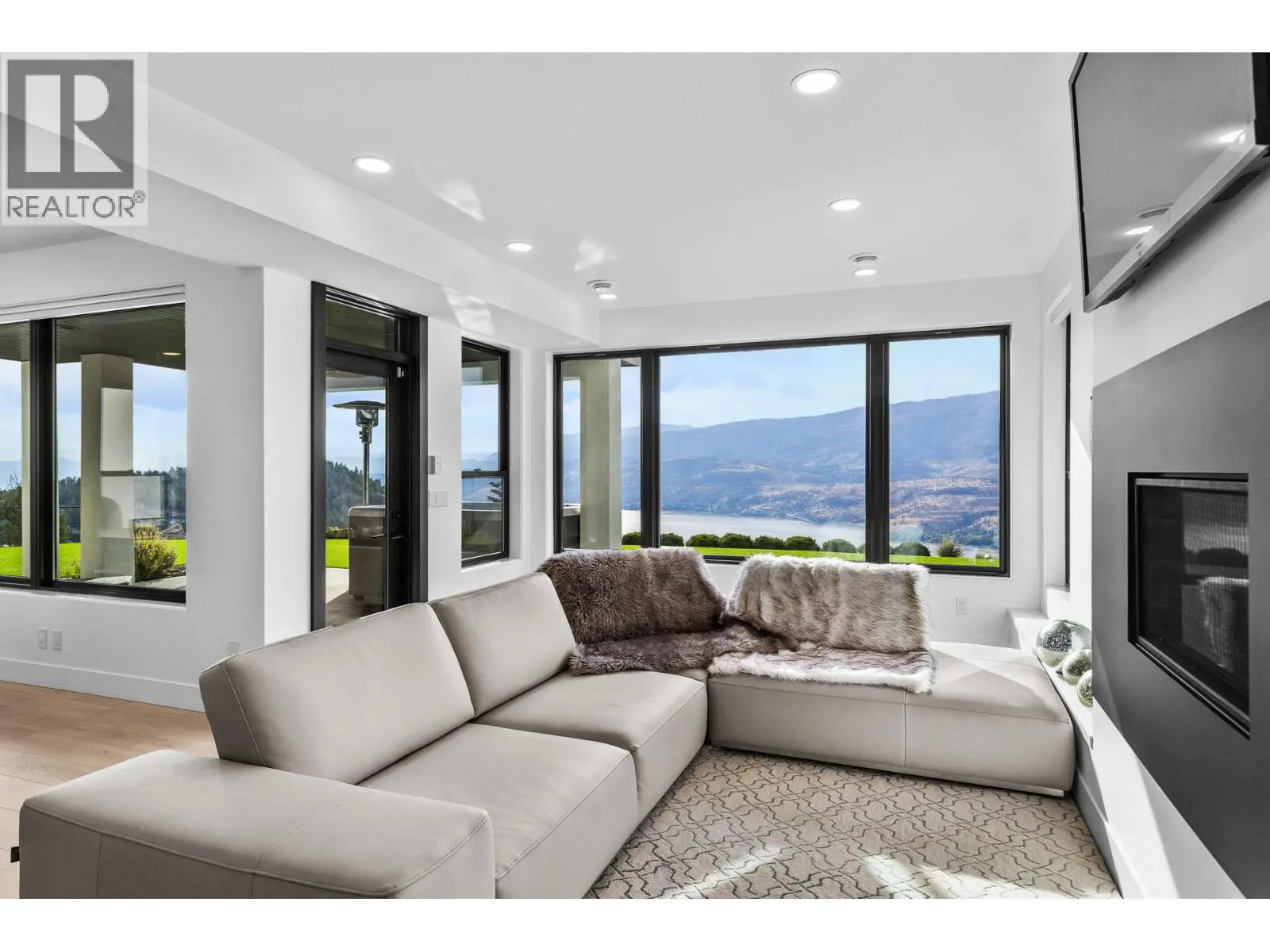 1539 Rocky Point Drive. Kelowna, British Columbia