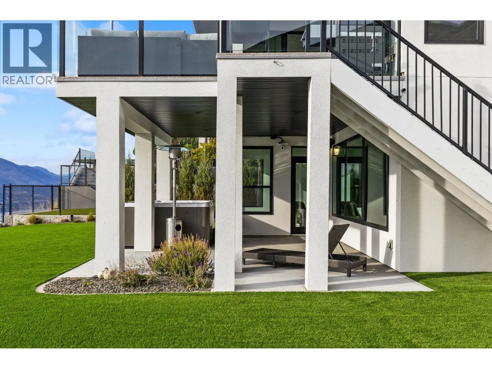 1539 Rocky Point Drive. Kelowna, British Columbia