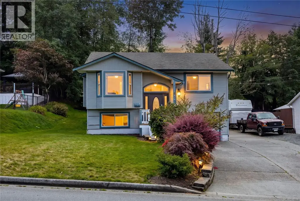 809 Willowcrest Rd, Campbell River