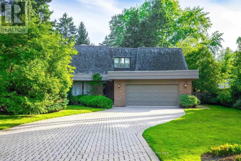 16 Colonial Crescent, Oakville (MO Morrison)