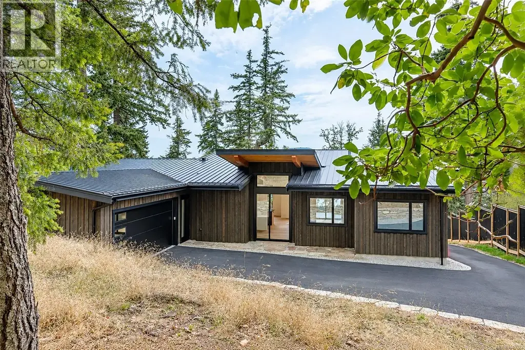 296 Canvasback Pl, Salt Spring