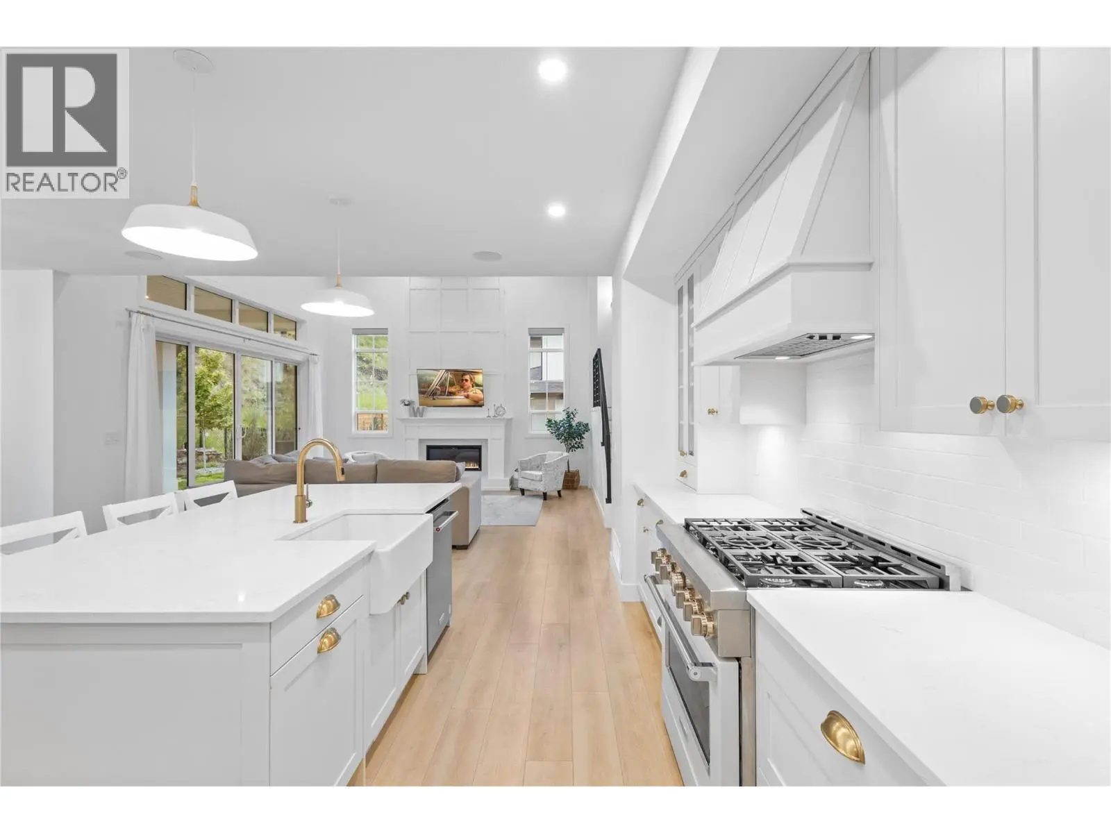 201 Summer Wood Drive. Kelowna, British Columbia