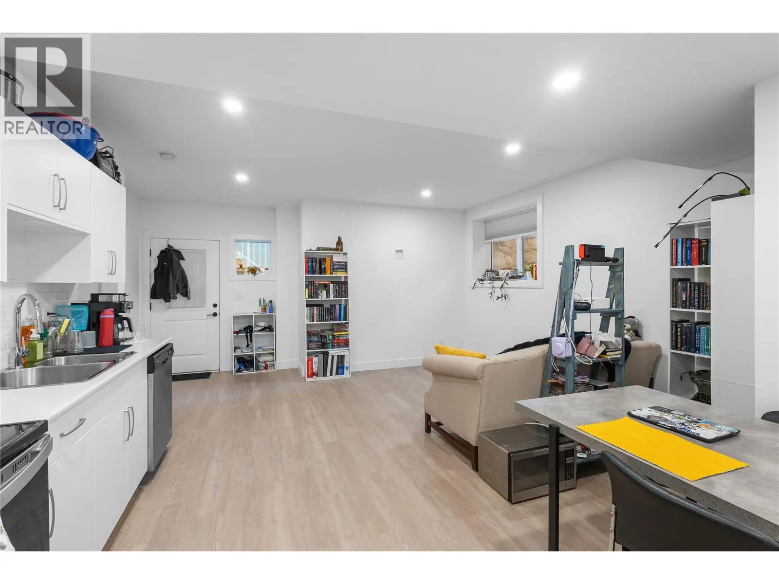 201 Summer Wood Drive. Kelowna, British Columbia