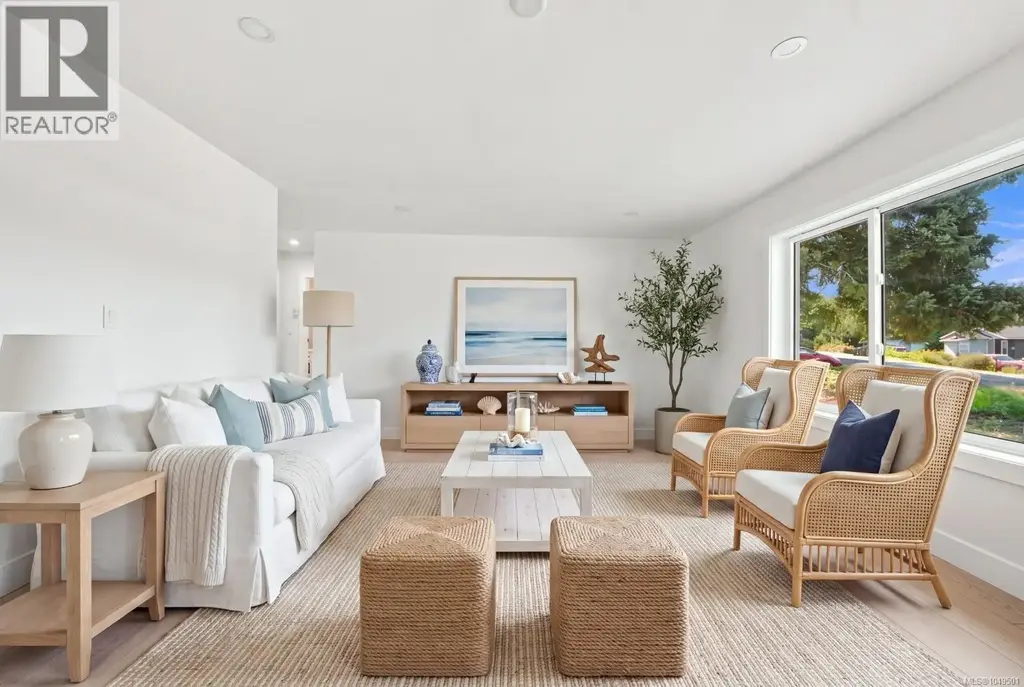 3538 Foxglove Rd, Qualicum Beach