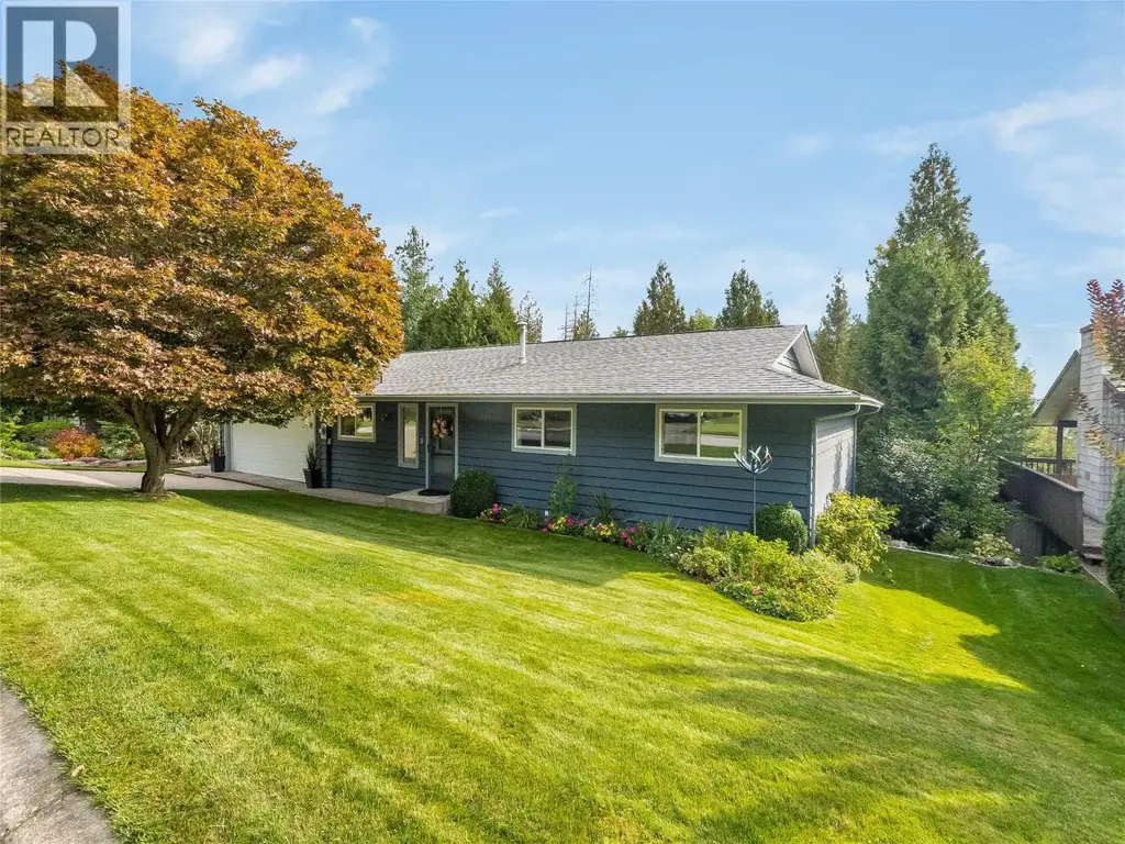 1329 Grosvenor Place, Castlegar