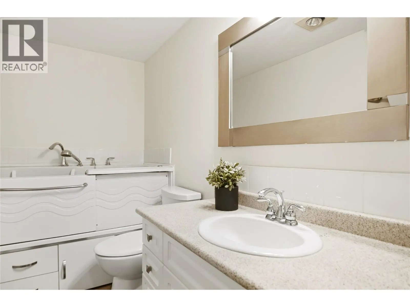 1640 Ufton Court Unit# 108. Kelowna, British Columbia