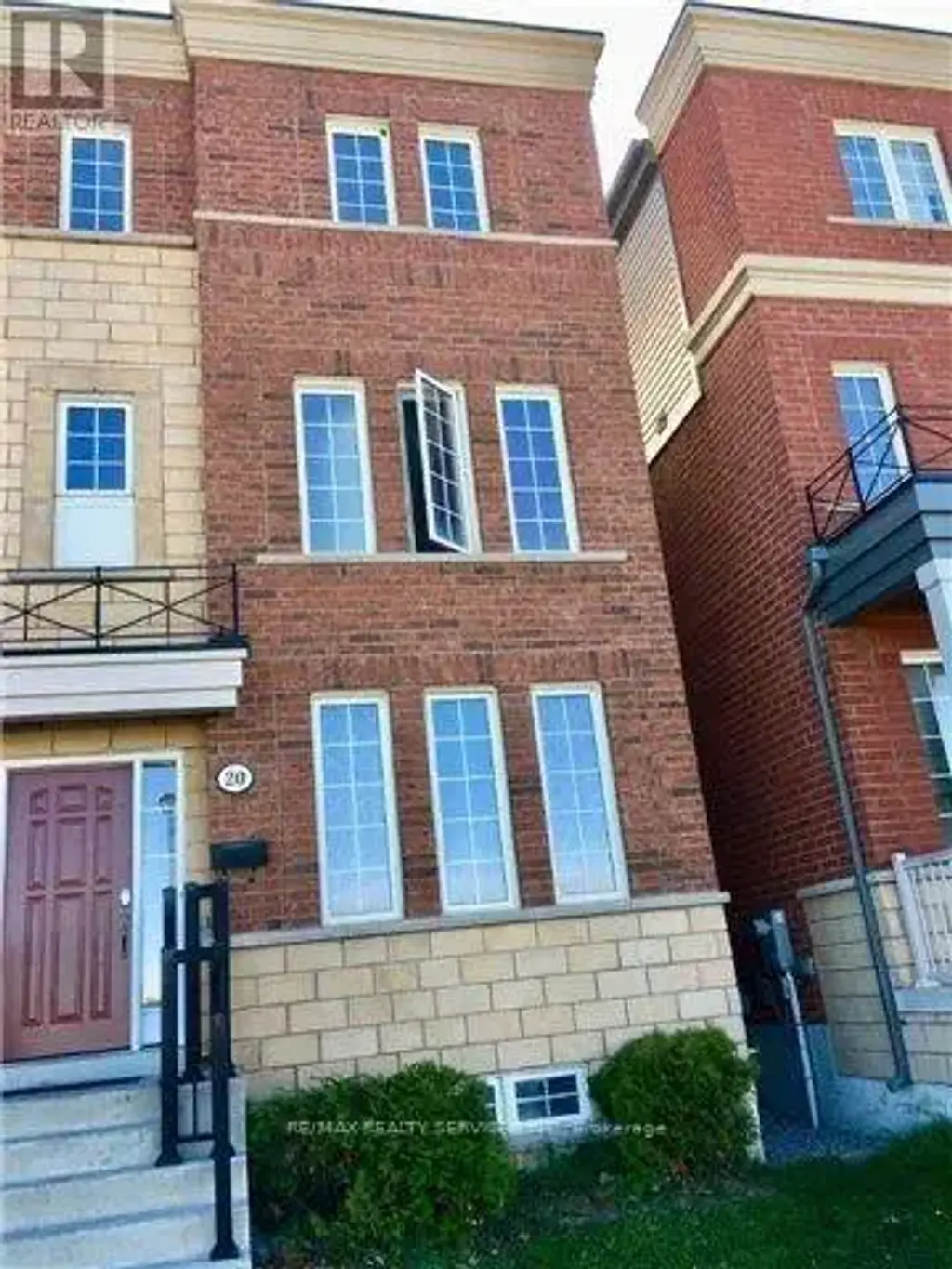 20 Evelyn Wiggins Drive, Toronto (York University Heights)