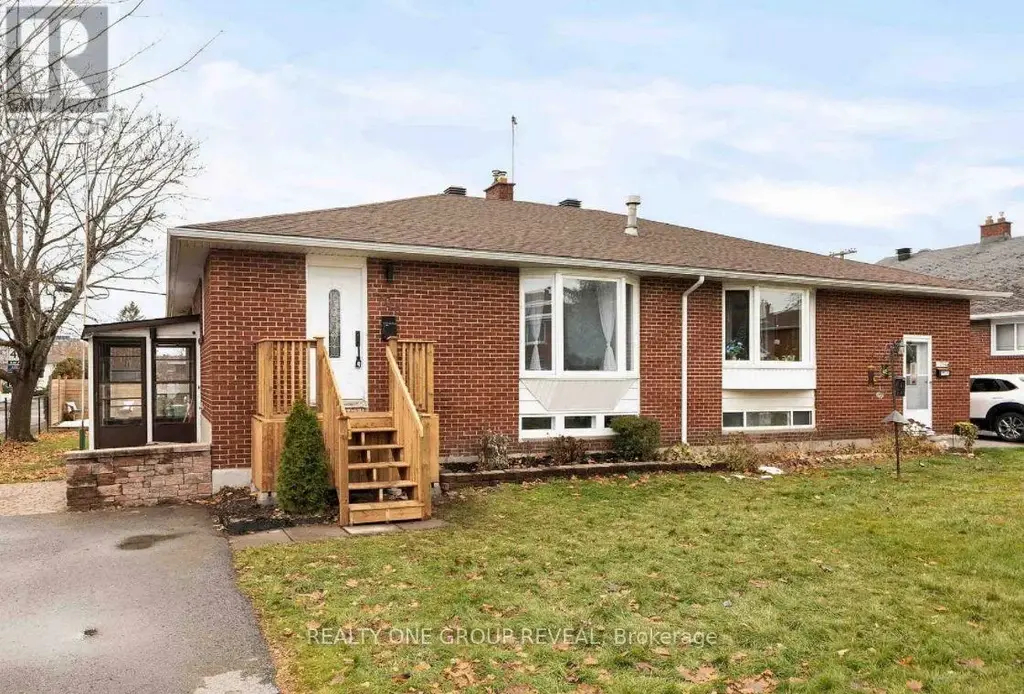 Main - 756 Cummings Avenue, Ottawa