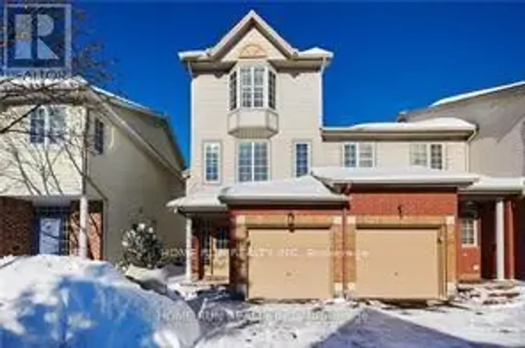 12 Santa Cruz Private, Ottawa