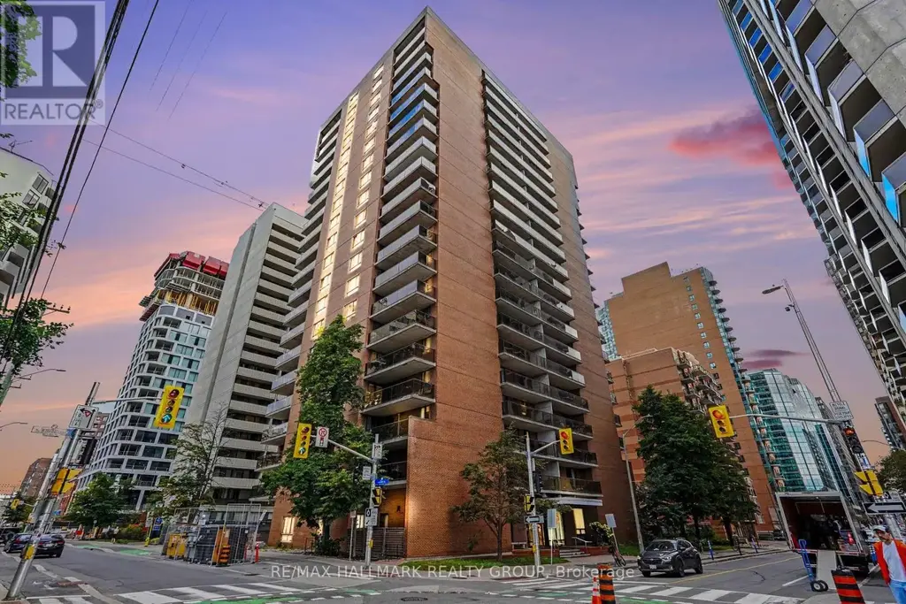 403 - 475 Laurier Avenue W, Ottawa