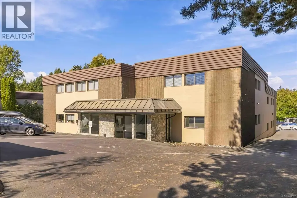 120 4252 Commerce Cir, Saanich