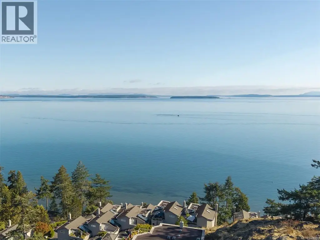 1 4771 Cordova Bay Rd, Saanich