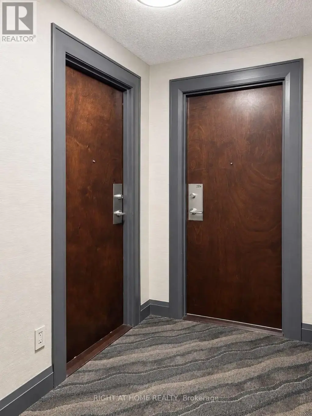 2214 - 17 Barberry Place E, Toronto (Bayview Village)