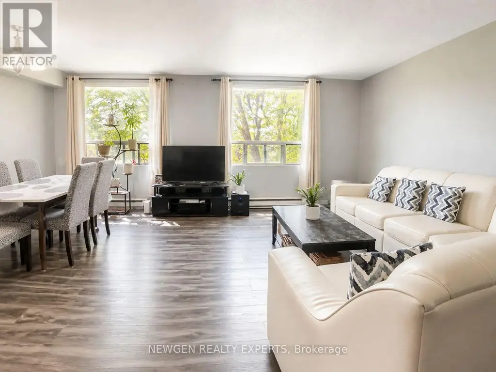 405 - 18 Holborn Court, Kitchener