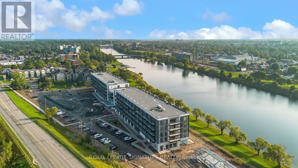 303 - 350 Prince Charles Drive S, Welland (Broadway)