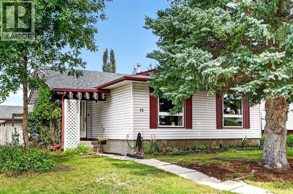 12 Brentwood Drive E, Strathmore