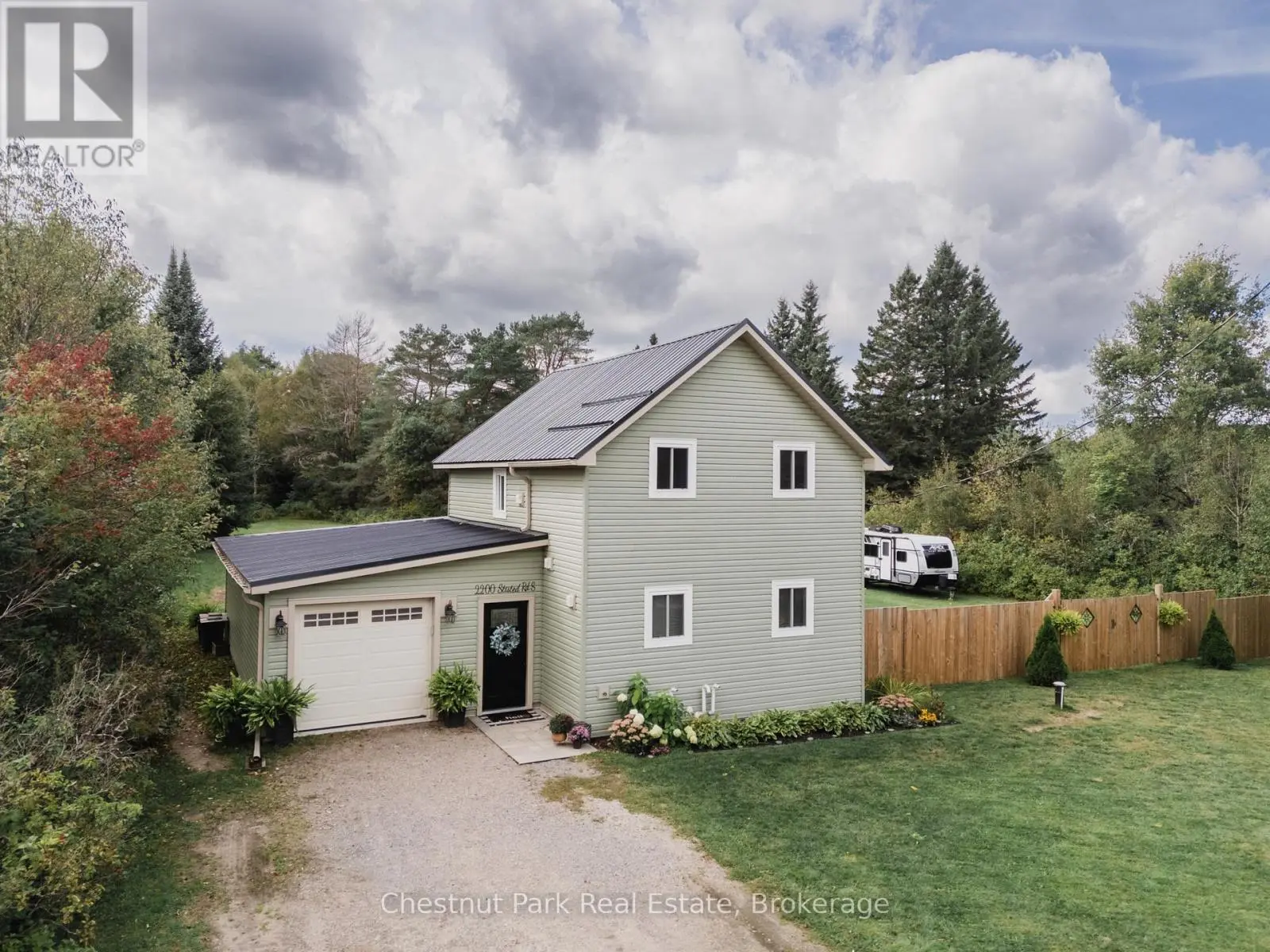 2200 Stisted Road S, McMurrich/Monteith (Sprucedale)