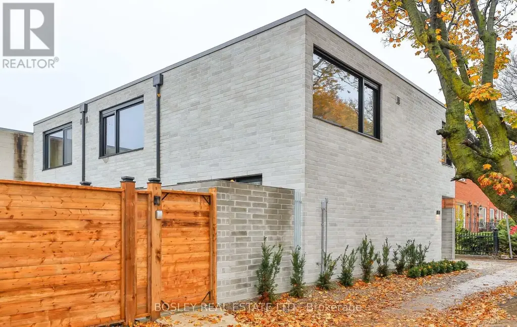 Laneway - 1404 Dufferin Street, Toronto (Dovercourt-Wallace Emerson-Junction)