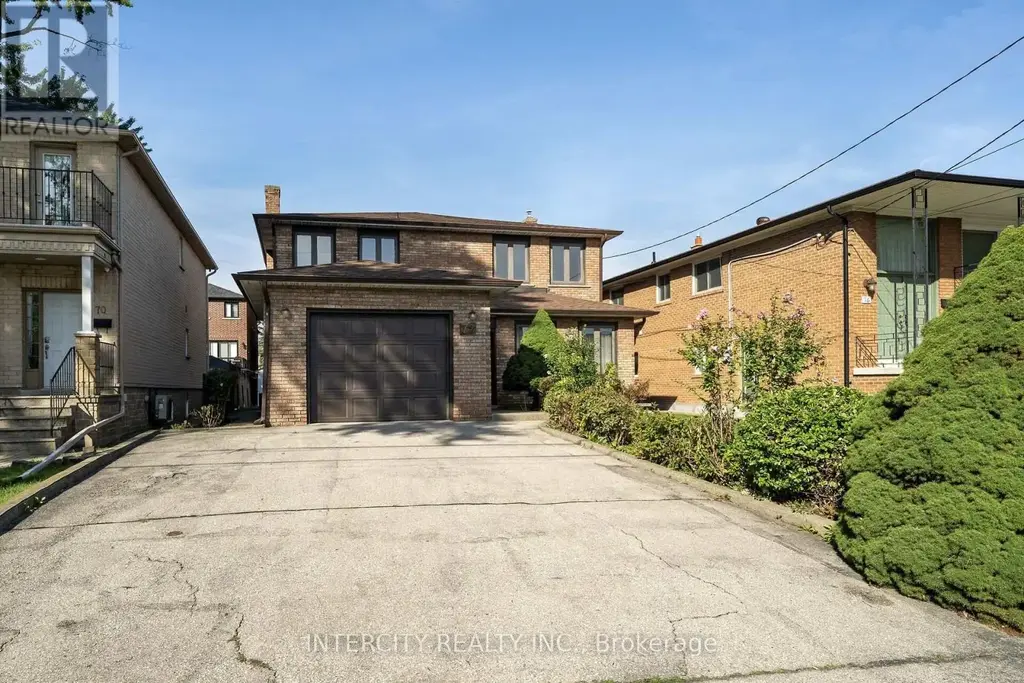 72 Chiswick Avenue, Toronto (Brookhaven-Amesbury)